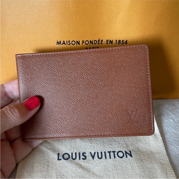 Louis Vuitton Taiga Leather Card Holder/ID Wallet Case NWOT - Picture 4 of 14